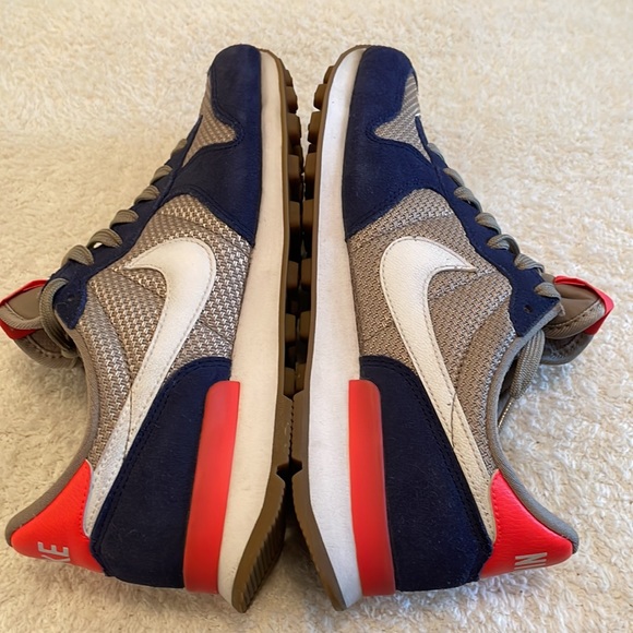 ⭐️SOLD - NIKE Women’s Internationalist Athletic Navy/Orange Running Shoe - Picture 7 of 12